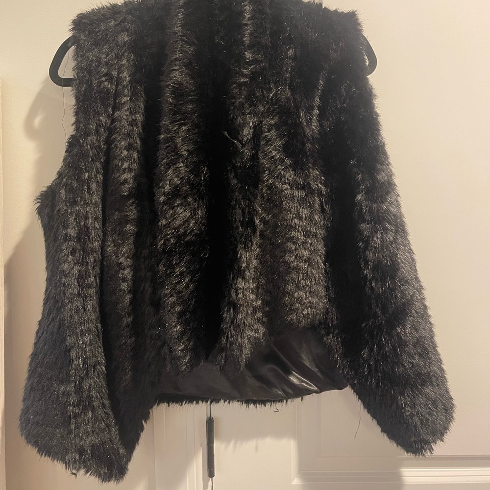 Free Planet Black Sheen Fun Faux Fur Vest size Large